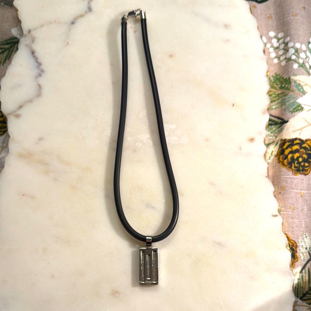 “Bravo” Black Necklace with Silver Pendant